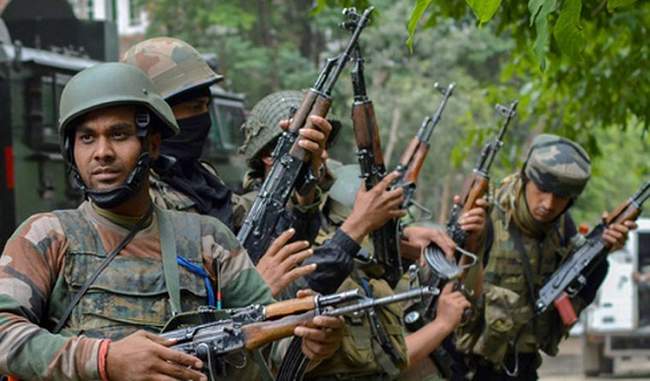जम्मू कश्मीर के अवंतिपुरा में आतंकवादियों और सुरक्षाबलों के बीच मुठभेड़