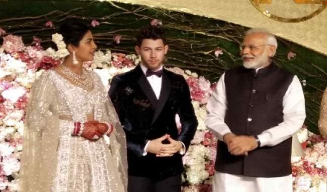 pm-modi-attends-priyanka-nick-wedding-reception-in-delhi