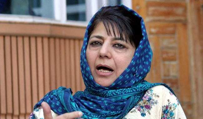 Mehboobaa lobbied for talks with Pak to curb violence