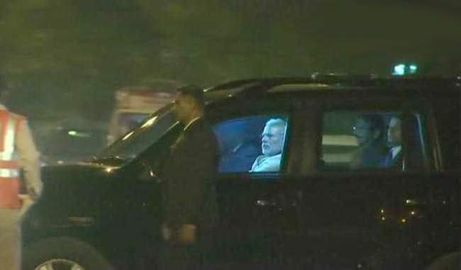 PM Modi visits ailing Manohar Parrikar at Mumbai’s Lilavati Hospital PM Modi visits ailing Manohar Parrikar at Mumbai’s Lilavati Hospital