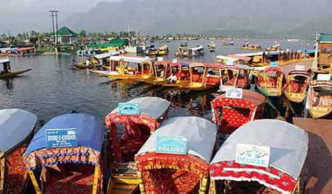 The situation in Kashmir is not good, the tourism industry is in a fix