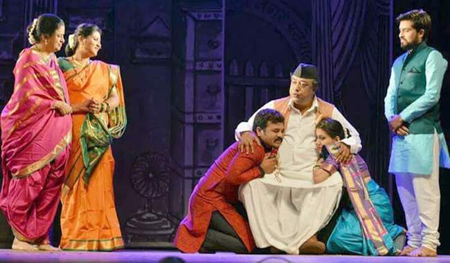 Lack of Hindi Theater is not good for society, Government should pay attention