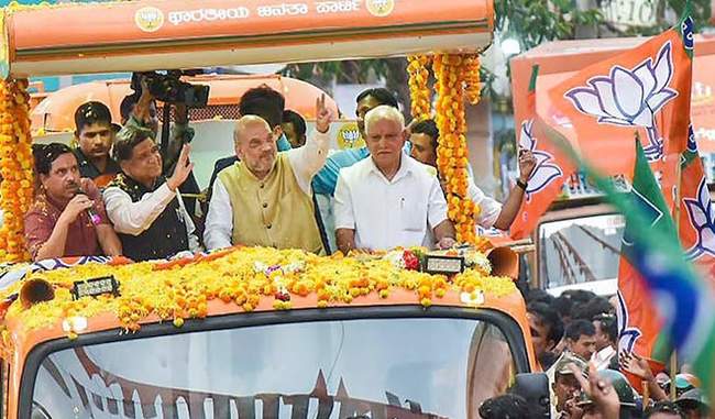 BJP chief Amit Shah holds impressive road show near Bengaluru