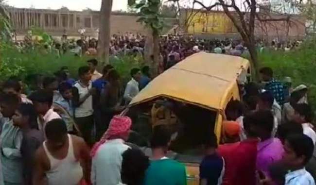 12 school children killed as train hits school van in Uttar Pradesh