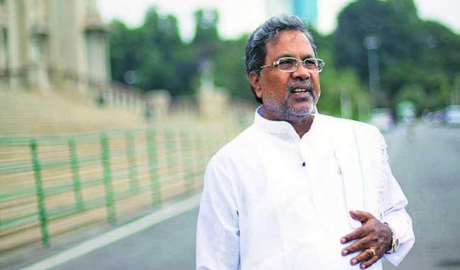 Siddaramaiah gets emotional at MLAs'' meet, senior leaders blame him for defeat