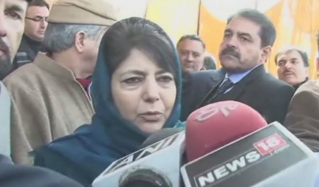 Increased confidence of PM on Modi''s campaign by staying in Kashmir: Mehbooba