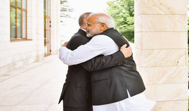 Prime Minister Narendra Modi meets Russian President Vladimir Putin