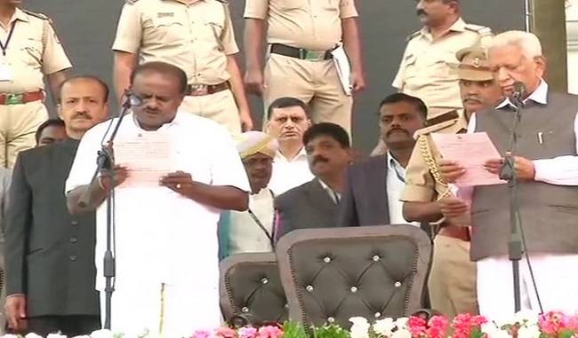 Karnataka Government formation live updates: Opposition show of strength at Kumaraswamy's swearing in