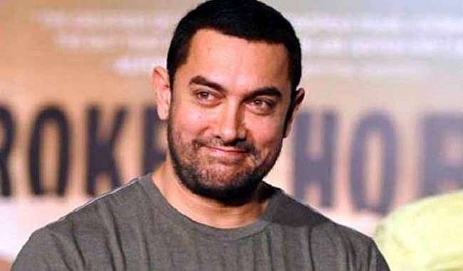 When Aamir Khan spent a night under Mahatma Gandhi statue with Sunil Dutt, Yash Chopra and others