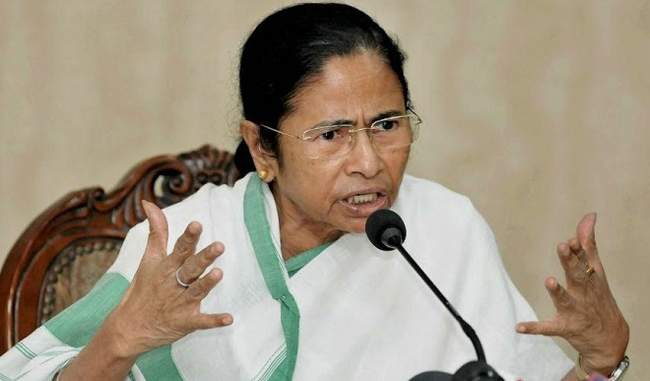 Karnataka governor should call Congress, JD(S) to form government in Karnataka, says Mamata Banerjee