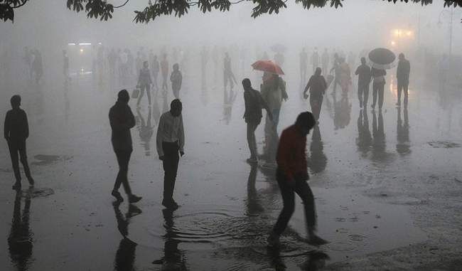 possibility of rain in Delhi