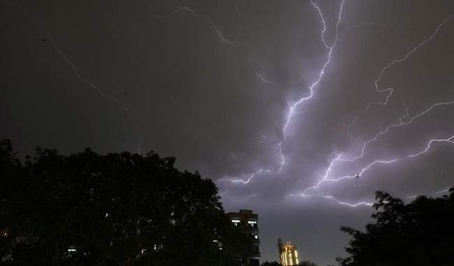 Thunderstorm warning Delhi govt decides to close all schools on Tuesday