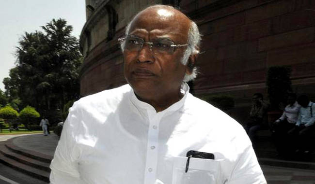 Rahul Gandhi will talk about immediate filling of minister posts: Kharge