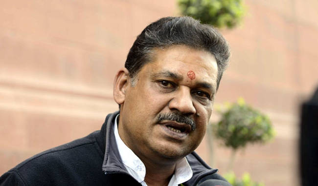 BJP MP Kirti Azad will contest the next election on Congress ticket.