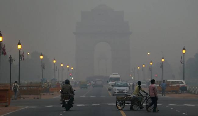 careful! Air quality at Delhi still at alarming level