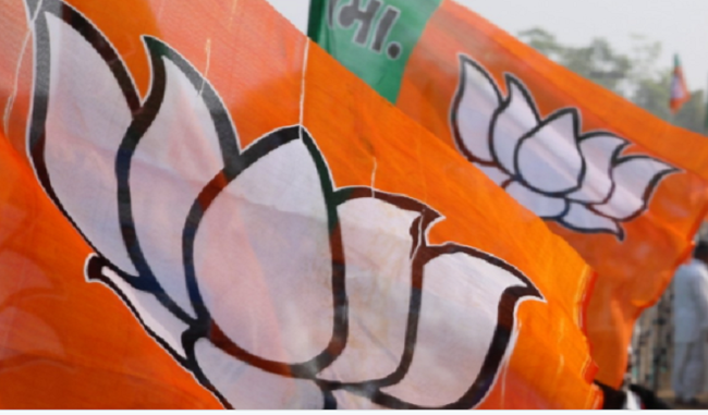 BJP''s Bengal unit cracks, BJP leaders tweet given signals