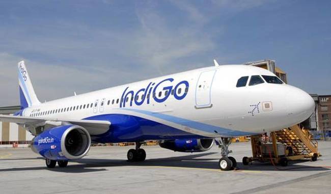 Indigo plane cracks in windshield, returned to Kolkata