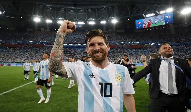 Argentina beat Nigeria 2-1 to reach round of 16