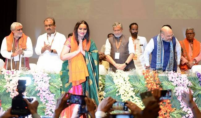 Bhojpuri singer Kalpana Patwari gets involved in BJP