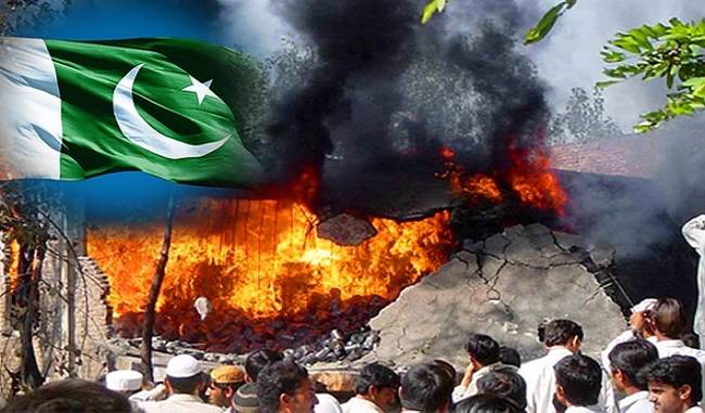 Pakistani army supports religious fundamentalists