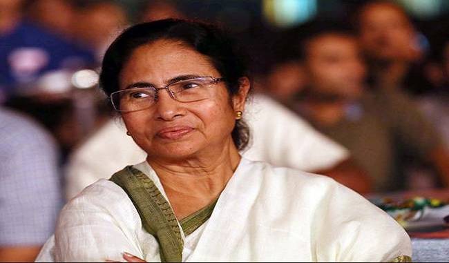 No name should be picked as PM nominee for federal front: Mamata Banerjee