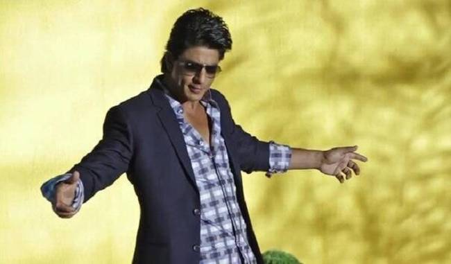 SRK's Son Does His Signature Pose at School Annual Function - Clovia Blog