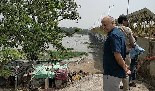 Flood of danger in Delhi, Sisodia visits Yamuna coastal area