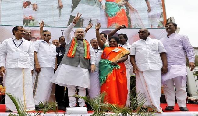 Amit Shah arrives in Tamil Nadu, to pep up BJP workers