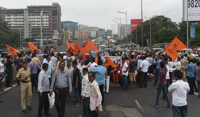 Maratha bandh: Three policemen injured in violence in Navi Mumbai and Satara