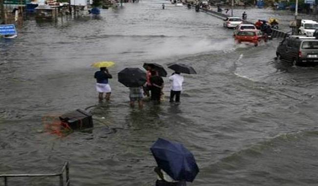 Normal life affected in UP due to rains; 10 deaths
