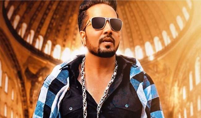 theft-at-mika-singh-house-man-arrested-for-stealing-cash