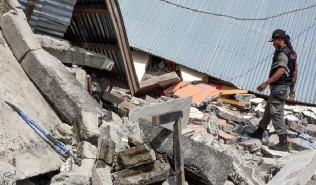 98-killed-hundreds-injured-in-indonesia-earthquake