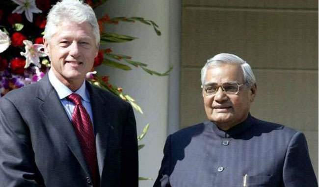 president-clinton-arrives-in-india-for-an-extraordinary-event-under-the-rule-of-vajpayee
