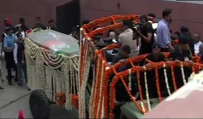 vajpayee-body-will-be-taken-to-bjp-office-shortly