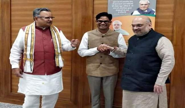 chaudhary-who-resigned-from-the-post-of-collector-joined-bjp