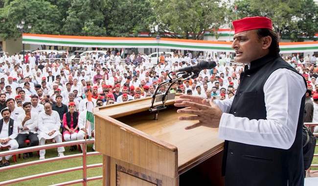 bjp-only-talks-about-backwardness-for-power-says-akhilesh-yadav
