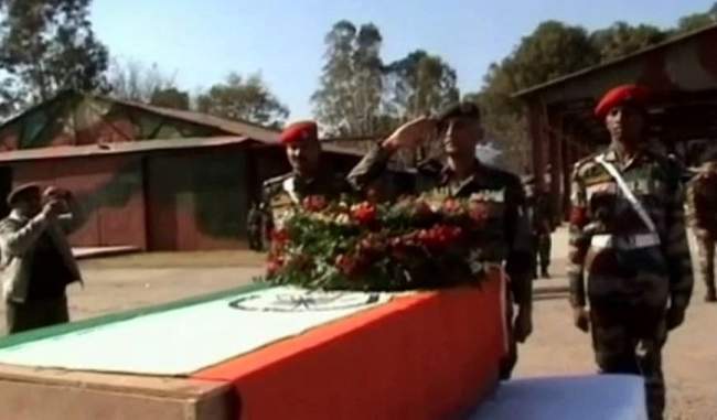 pay-tribute-to-soldiers-martyred-in-the-line-of-control