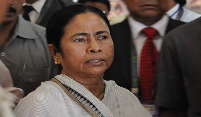 mamata-banerjee-accuses-bjp-of-being-anti-bengalis