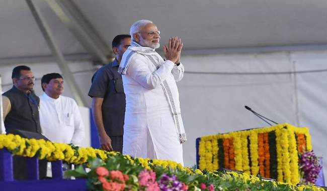 modi-envisages-having-one-medical-college-and-hospital-in-each-district-across-country