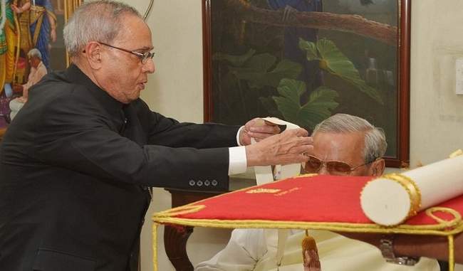 india-lost-a-great-son-end-of-an-era-says-pranab-mukherjee-on-vajpayee