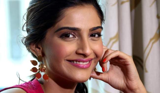 sonam-wants-to-be-a-part-of-films-that-affect-society-says-sonam