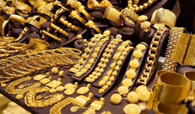 gold-slips-on-reduced-demand-silver-extends-losses