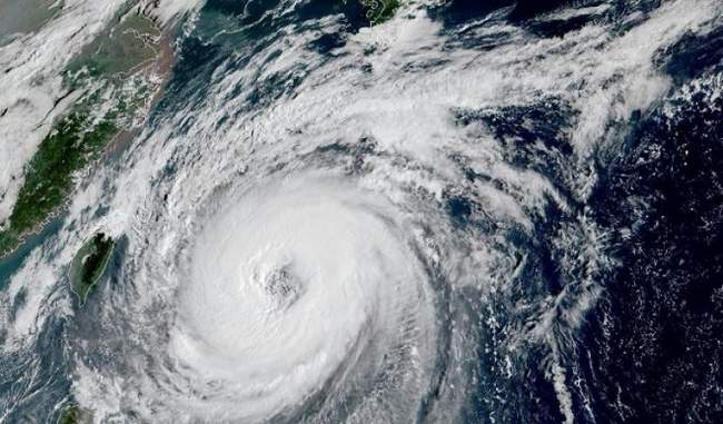 five-injured-as-powerful-typhoon-batters-okinawa