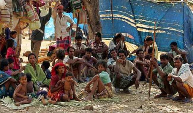 adivasis-will-now-see-movies-documentaries-in-maoist-bastions