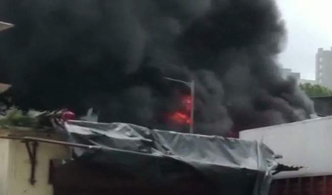 mumbai-fire-breaks-out-in-industrial-area-in-malad-no-casualties