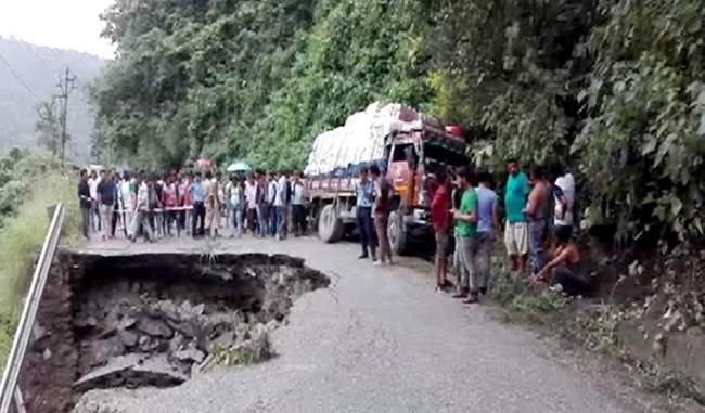 landslides-hit-roads-to-sikkim