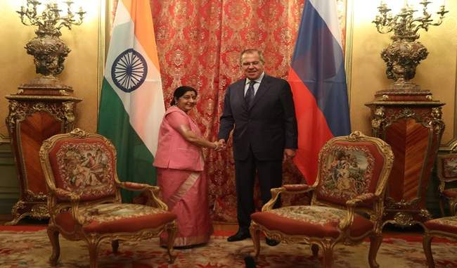 foreign-minister-sushma-swaraj-meets-russian-counterpart-in-moscow