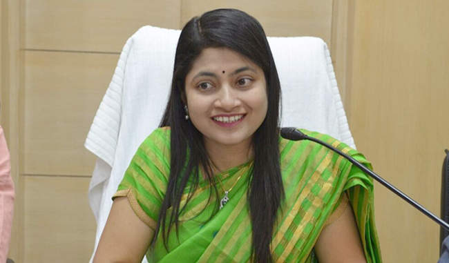 social-media-star-and-ias-officer-chandrakala-faces-graft-charges