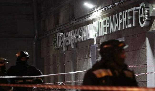 one-killed-four-missing-in-a-building-in-russia