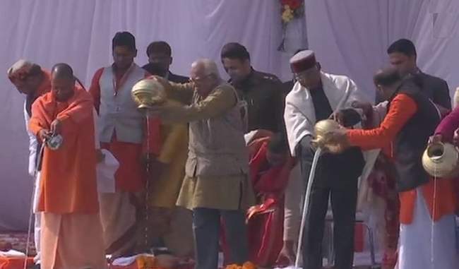 president-ramnath-kovind-reached-prayagraj-joins-ganga-aarti-with-family